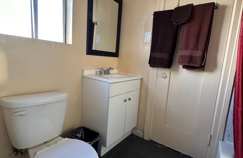 Harbor Hotel | Unity Hotel - No Parking & Rooms Are Upstairs