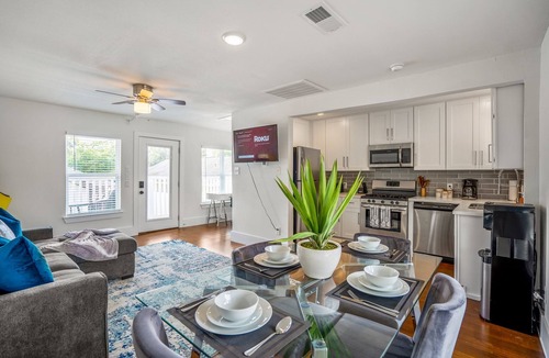 Greater East End Apartment | Universal Apartment @EADO - 5 km from MAJOR INTERNATIONAL SPORTING EVENT Fest