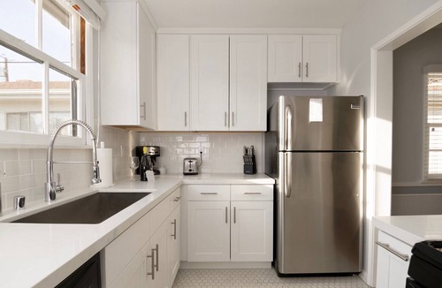 Burbank Apartment | Universal Hideaway