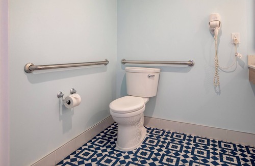 Florida Center Hotel | Universal's Endless Summer Resort - Dockside Inn and Suites