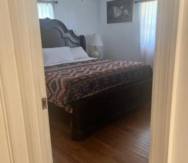 Tallahassee House | University Area Four Bedroom House