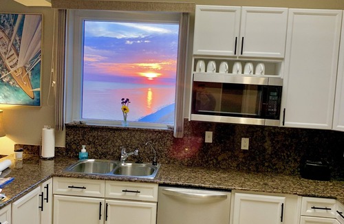 Navarre Beach Condo | Unobstructed Panoramic Views of Aqua-Marine Waters & Sugar-White Gulf Beaches