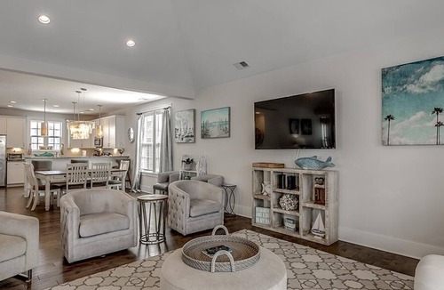 Windy Hill House | Unparalleled Luxury 4 Bdrm Home with Amenities