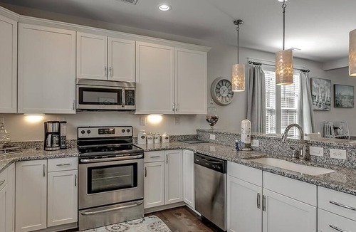 Windy Hill House | Unparalleled Luxury 4 Bdrm Home with Amenities
