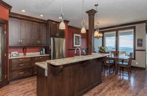 Silver Star Mountain House | Unrivalled Deluxe Ridge location Duplex with Amazing Views and good ski in/out