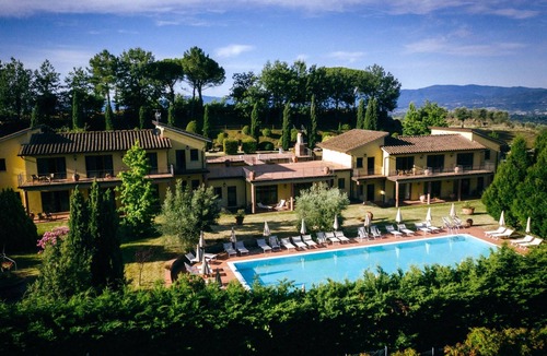 San Donato in Fronzano Apartment | Unterkunft in einer Residenz mit Restaurant und by Interhome