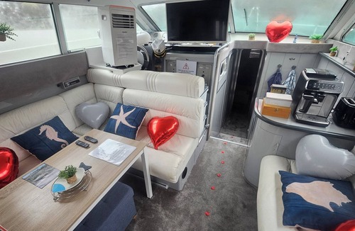 Vals d'Aix et Isable Boat Rental | Unusual nights on a 12m boat in the heart of nature (Loire gorges)