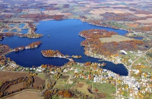 Hamilton Cabin | "Unwind and relax in our cozy cottage with a beautiful view of the lake!"