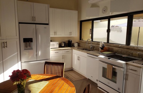Estate Teague Bay Villa | Unwind at updated “VILLA SERENITY”, panoramic views, quiet beach