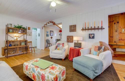 Lynn House | Unwind Fireside & Walk to Dtwn! Tyron Retreat