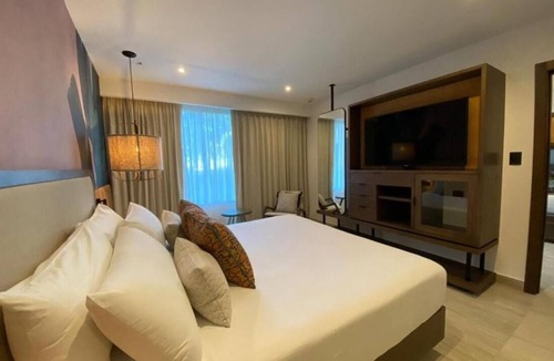 Bavaro Hotel | Unwind in Beachfront Comfort – Explore Exciting Nearby Attractions! Pool!