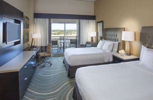 Lakeway Hotel | Unwind in Style and Comfort! Onsite Parking, Outdoor Pool!