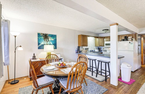 Caine Woods Condo | Unwind Poolside, Walk to Sand! Ocean City Condo
