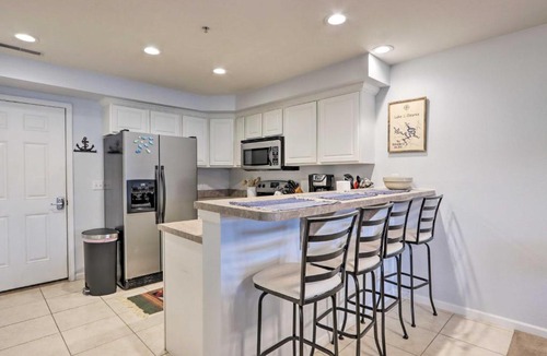 Camdenton House | Unwind Poolside! Waterfront Ozarks Condo