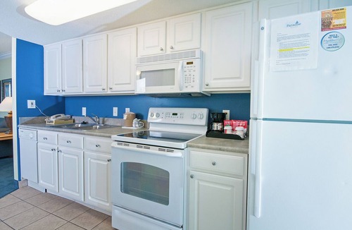 Myrtle Beach Hotel | Unwind w/Oceanfront Bliss in 2 Balcony Rooms Near Family Kingdom Amusement Park