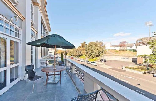 Whanganui House | Unwind @ Whanganui Family Suite