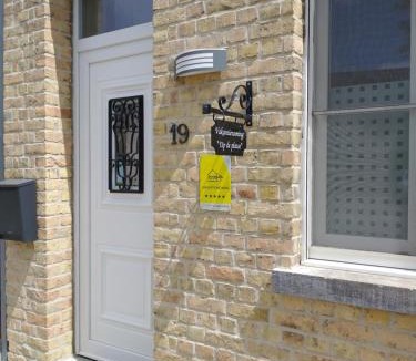 Reninge House | Up de platse