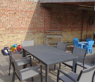 Reninge House | Up de platse