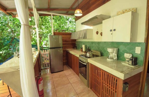 Chiguata House | Up Houses | Tropical Retreat w/Pool · 6 Guests