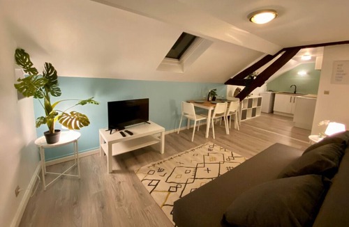 Nevers Apartment | Up there!
