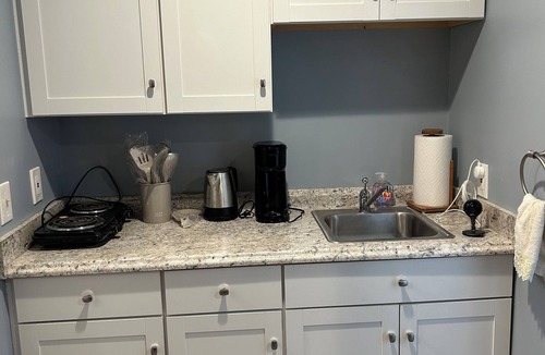 North Brunswick Apartment | Updated studio/efficiency apartment