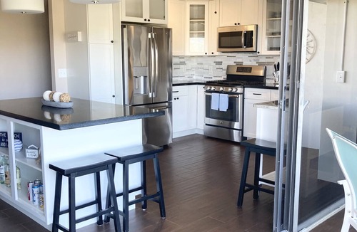 Estate Lovenlund Condo | Updated 1BR/1BA - "Island Sol" with fantastic views