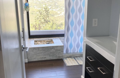 Estate Lovenlund Condo | Updated 1BR/1BA - "Island Sol" with fantastic views