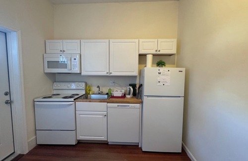 Malden Apartment | Updated 1BR apt, 1st floor, near T, free parking
