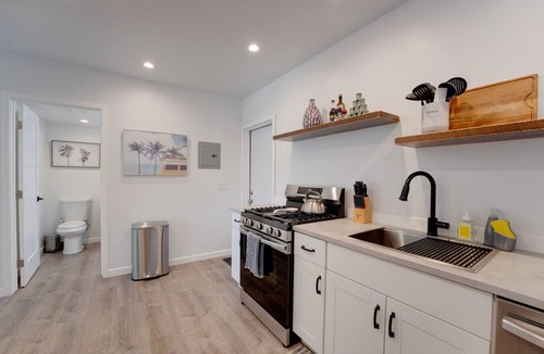 Roseville - Fleet Ridge Apartment | Updated 1BR in Point Loma – Near Harbor & Airport