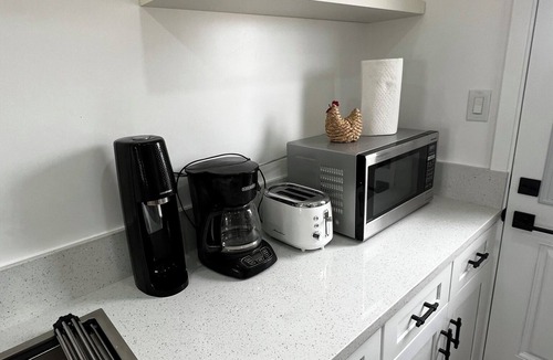 New Cuyama Apartment | Updated 1BR w/Kitchen, Fast WiFi + Highway Access Near Carrizo Plain