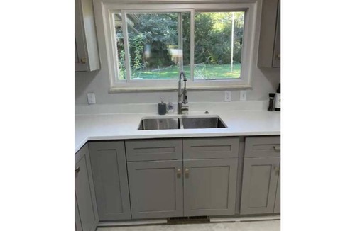 Livonia House | Updated 2 Bed Ranch style Home in Livonia