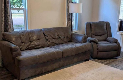 Westbrook House | Updated 2BR Home near The Lake|Pet friendly
