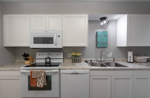 Branson Condo | Updated 2BR Walk-In Foothills Condo w/Indoor Pool + Hot Tub