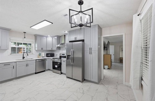 Taylor Landing House | Updated 5 bedroom home w/pool in Talyors Landing