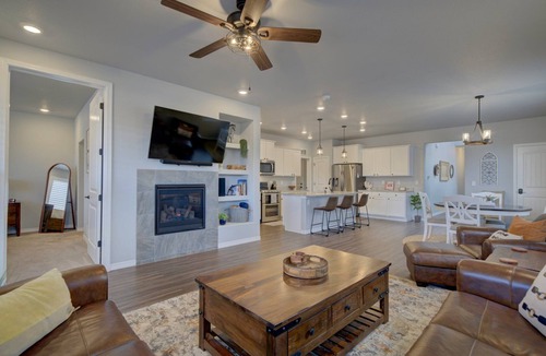 Peregrine House | Updated 5BR Home | Perfect for Families & Groups