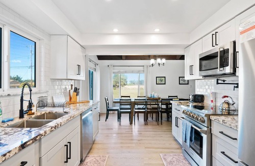 Fort Bragg Villa | Updated 5BR ocean view villa in Mendocino - Fort Bragg with firepit & hot tub