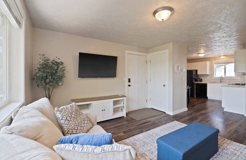 Logan Apartment | Updated Apartment #4 Near Gonzaga, Downtown, and Hospitals