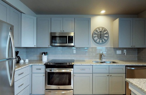 Anna Maria Condo | Updated bayside condo with heated pool - across the street from the beach