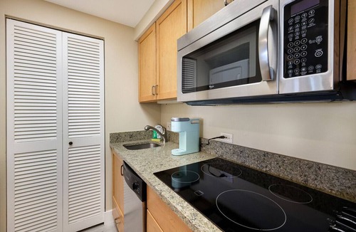 Sarasota Condo | Updated Beachfront Condo at Prestigious Long Boat Key Resort