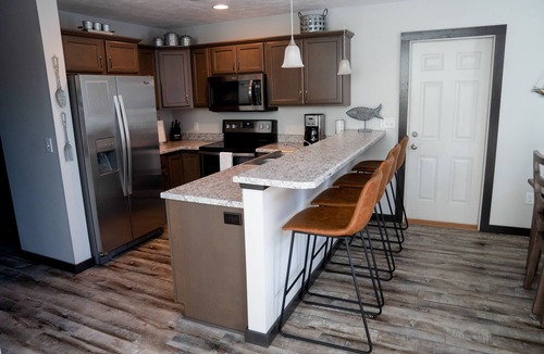 Arnolds Park House | Updated & beautiful family-friendly, getaway at Bridges Bay!