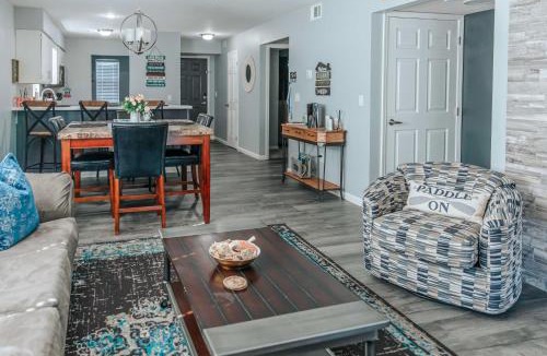 Table Rock House | Updated Branson Condo w/Indoor Pool Access!