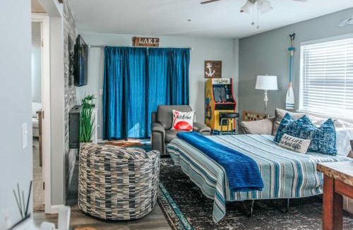 Table Rock House | Updated Branson Condo w/Indoor Pool Access!