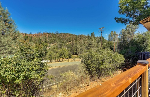 Lewiston Cottage | Updated Cabin in Lewiston Historical District!