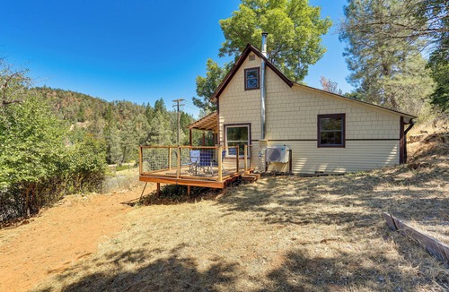 Lewiston Cottage | Updated Cabin in Lewiston Historical District!
