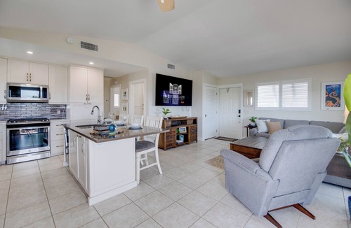 Port Pine Heights House | Updated Canal Home with Dock for 25' Boat, Sandbar Access & Backcountry Fishing