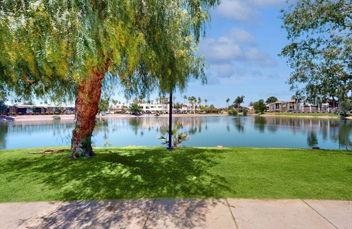 Lake Biltmore Village Condo | Updated condo in great location with private patio, outdoor pool, hot tub, W/D