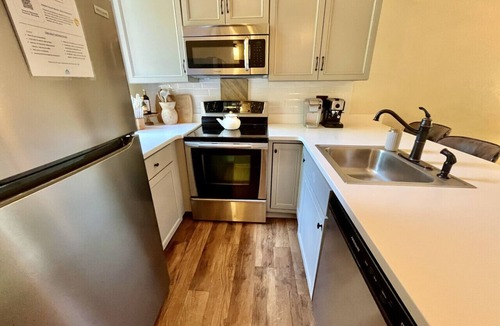 Hidden Valley Apartment | Updated Condo | Walk to Pool & A/C