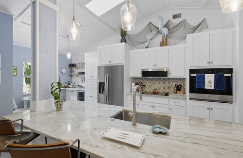 Summerplace House | Updated Cozy Beach House w/Heated Pool! A 4-minute walk to the Private Beach.
