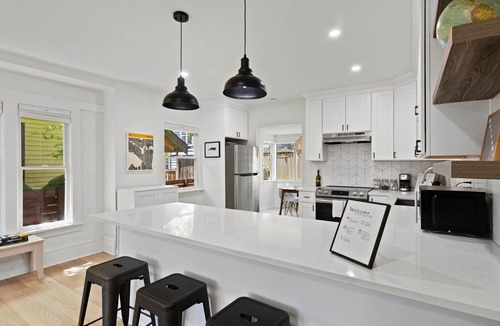 Wallingford House | Updated Craftsman home with open floor plan in great Seattle location
