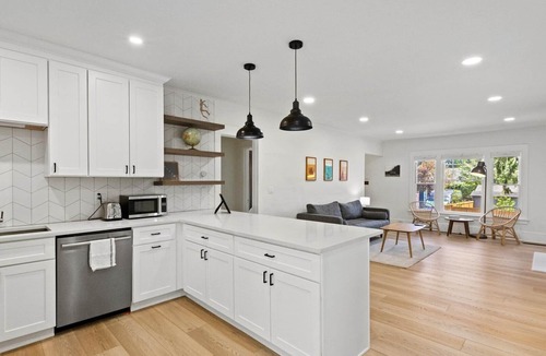 Wallingford House | Updated Craftsman home with open floor plan in great Seattle location